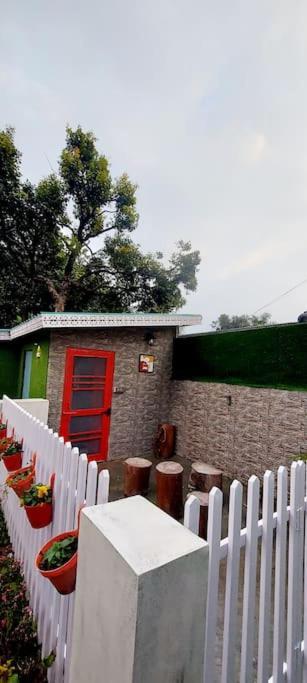 Olive Greens Homestay Dehradun Zewnętrze zdjęcie